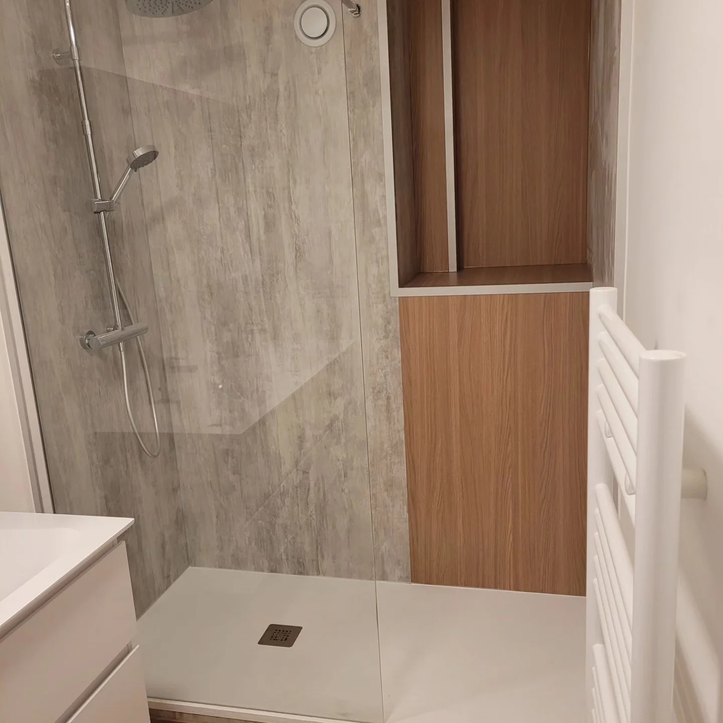Sanitaires - Rénovation Salle de bain réalisé par L'Empreinte du Bâtiment