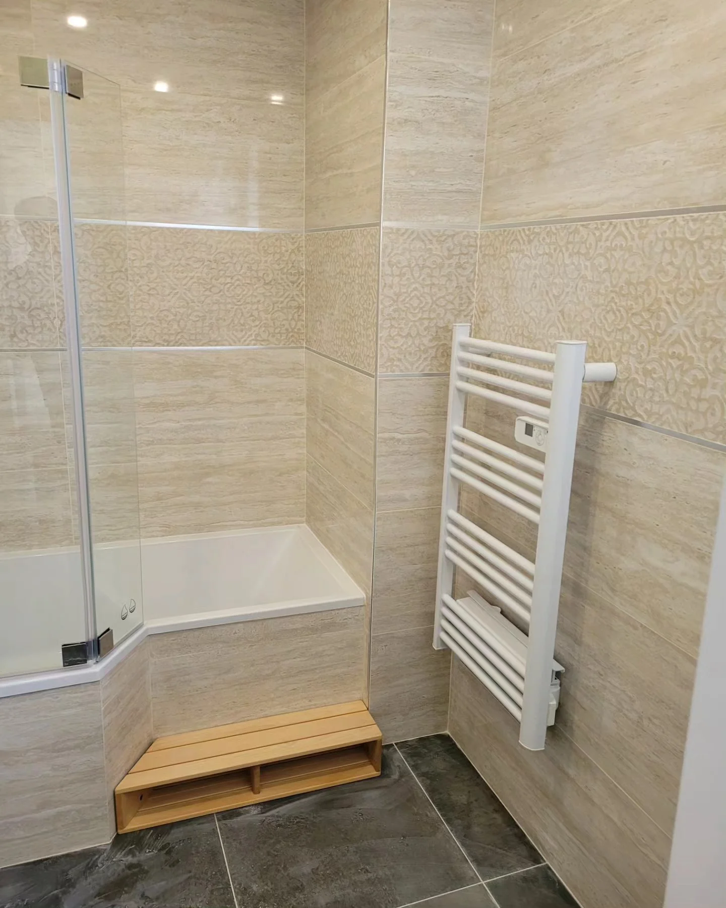 Sanitaires - Rénovation Salle de bain réalisé par L'Empreinte du Bâtiment