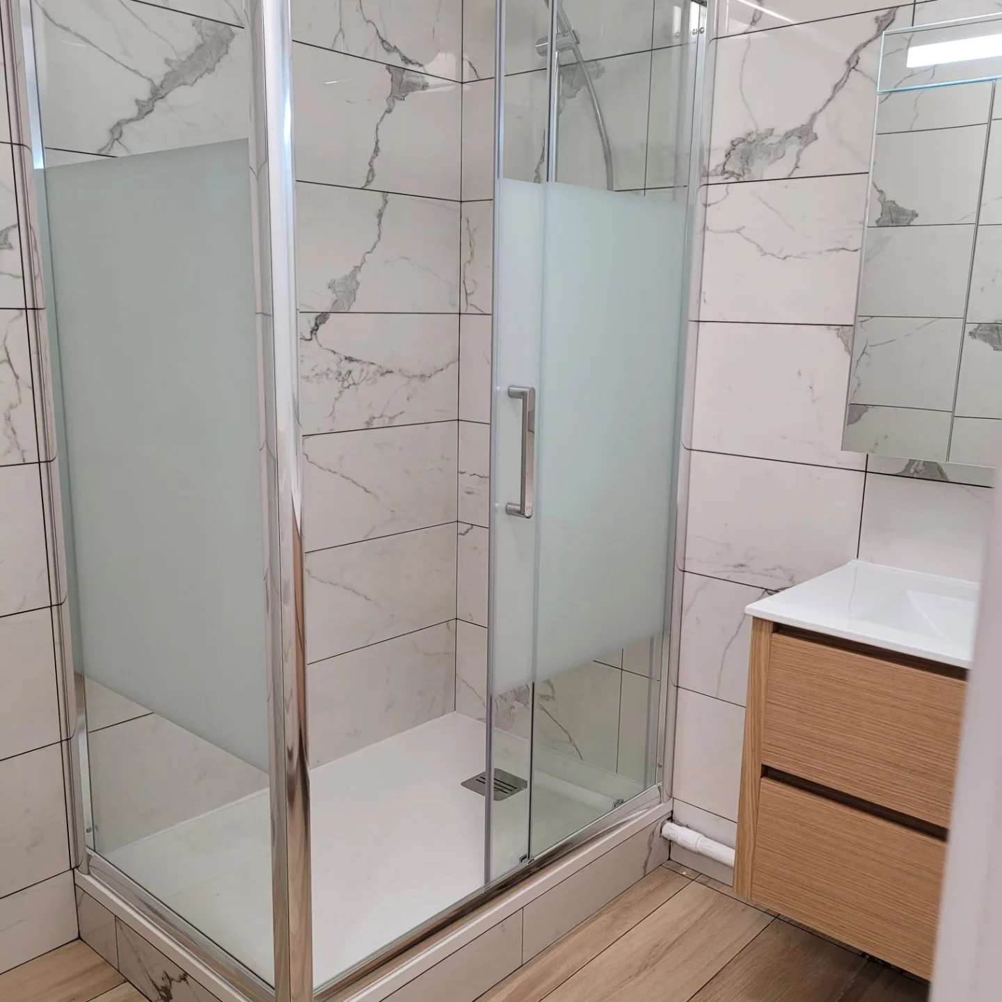Sanitaires - Rénovation Salle de bain réalisé par L'Empreinte du Bâtiment