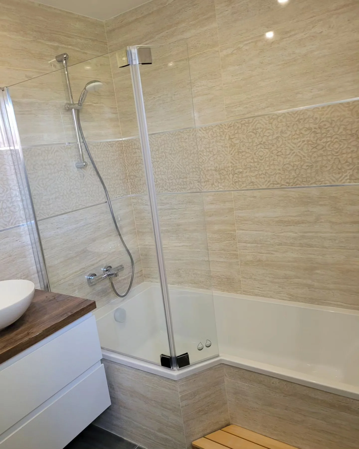 Sanitaires - Rénovation Salle de bain réalisé par L'Empreinte du Bâtiment