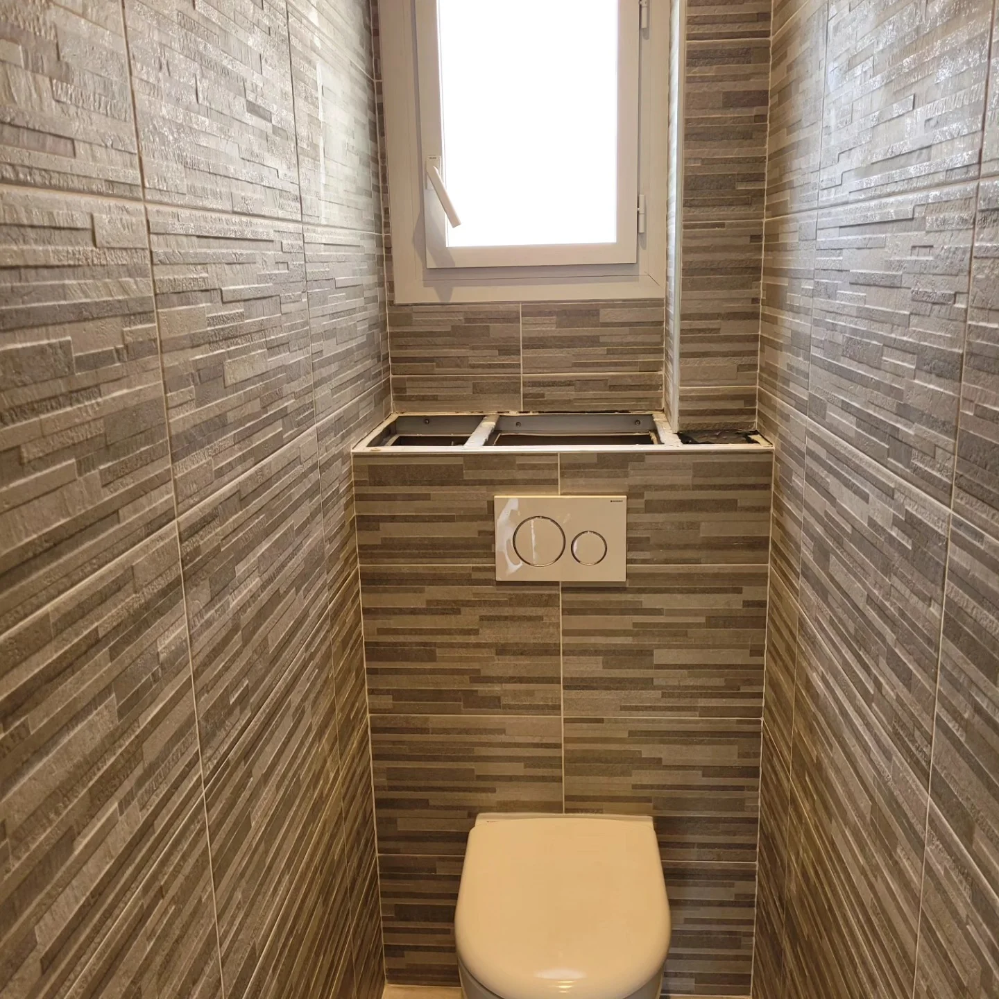 Sanitaires - Rénovation WC réalisé par L'Empreinte du Bâtiment