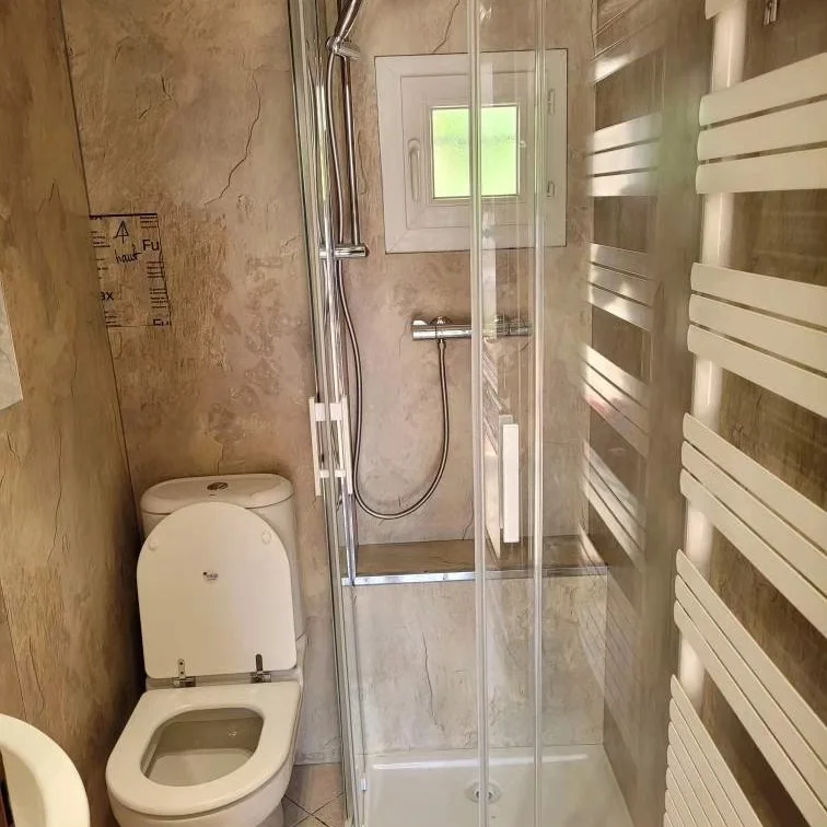 Sanitaires - Rénovation Salle de bain réalisé par L'Empreinte du Bâtiment