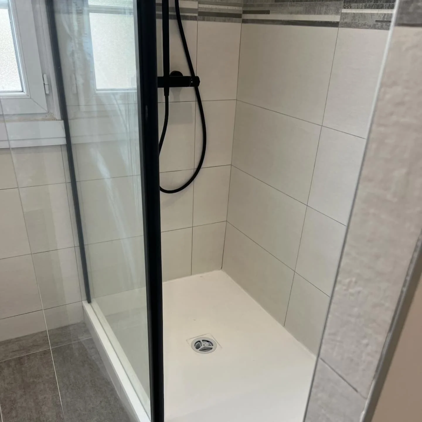 Sanitaires - Rénovation Salle de bain réalisé par L'Empreinte du Bâtiment