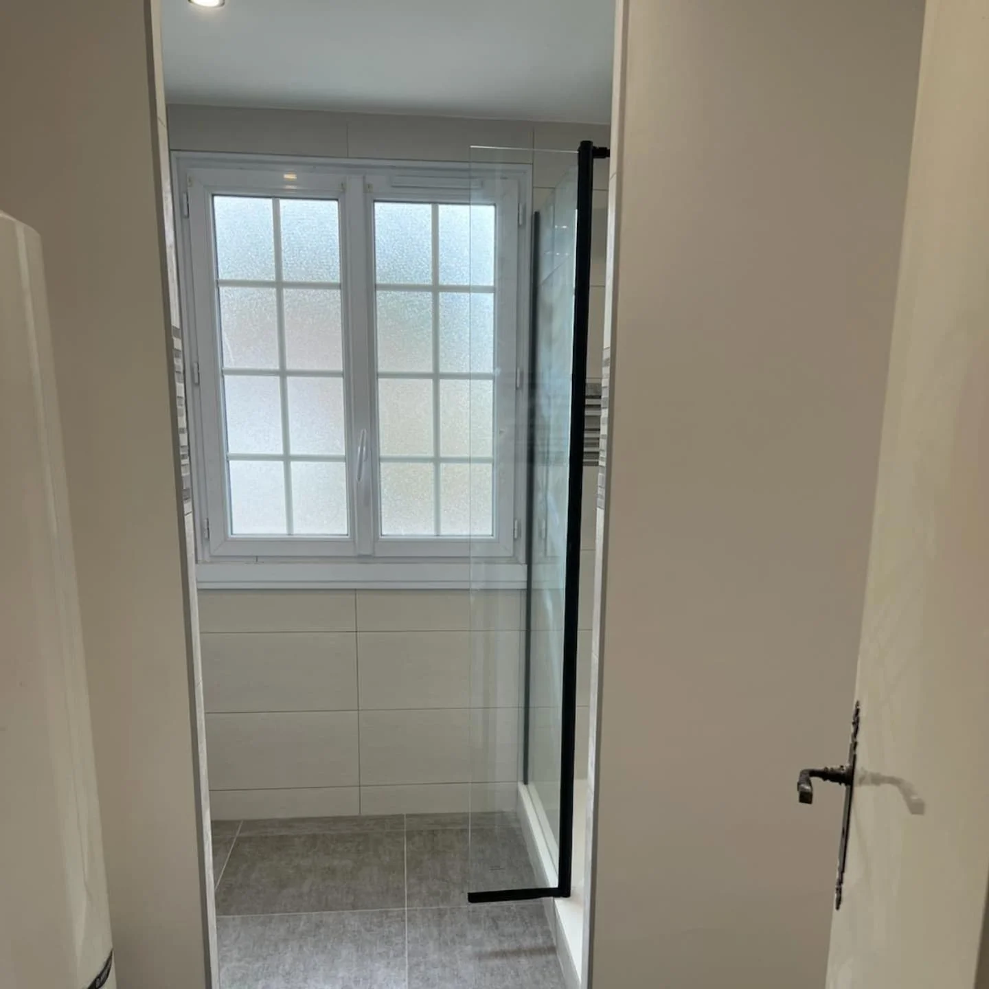 Sanitaires - Rénovation Salle de bain réalisé par L'Empreinte du Bâtiment