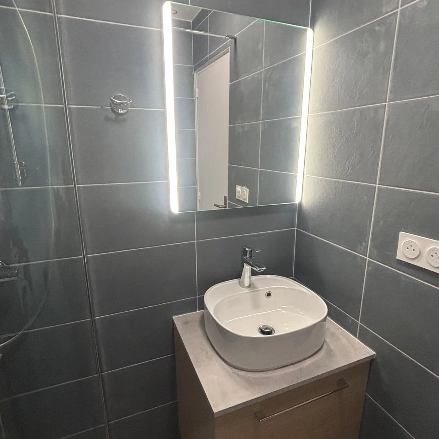 Sanitaires - Rénovation WC et salle de bain réalisé par L'Empreinte du Bâtiment