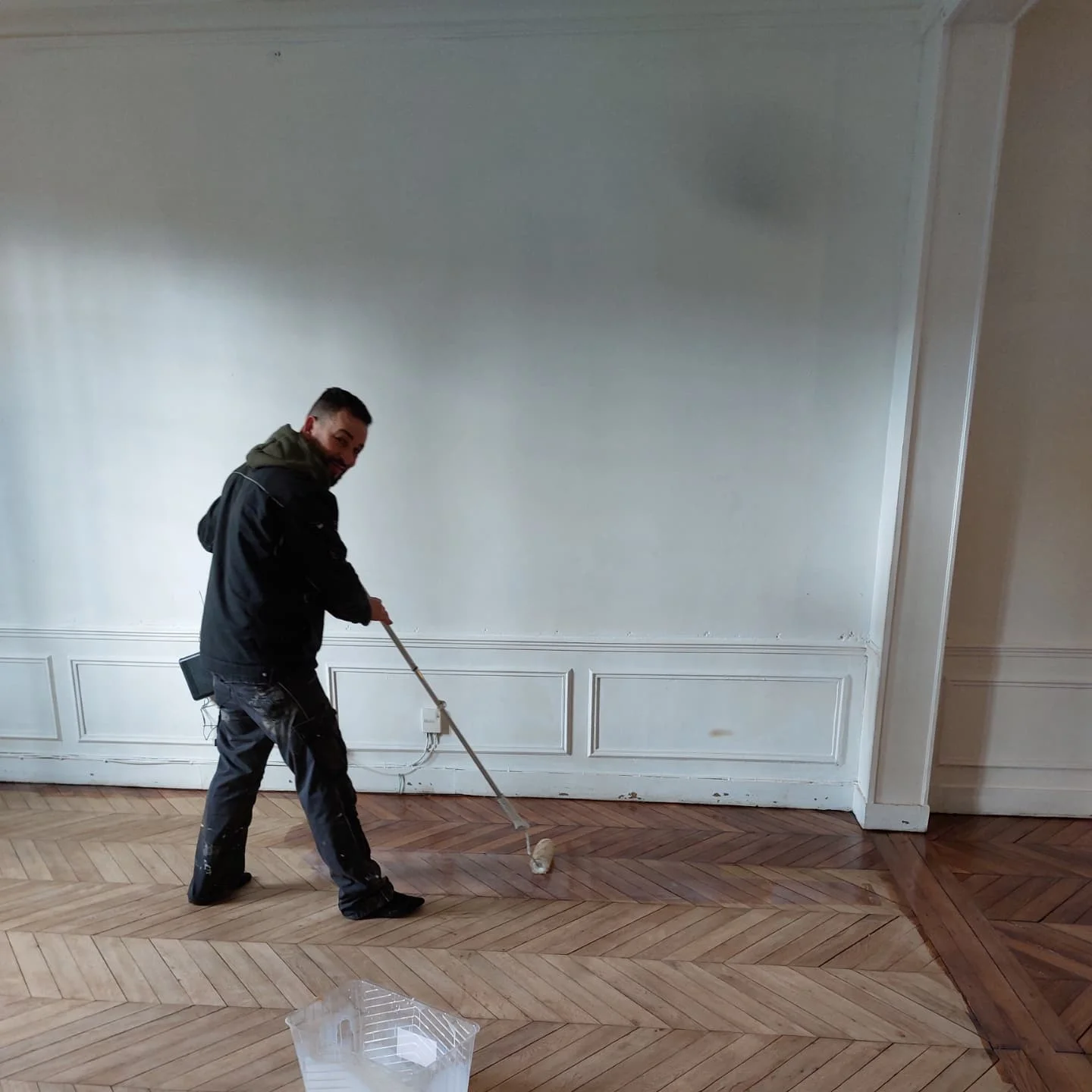 Sols - Ponçage rénovation et vitrification parquet réalisé par L'Empreinte du Bâtiment